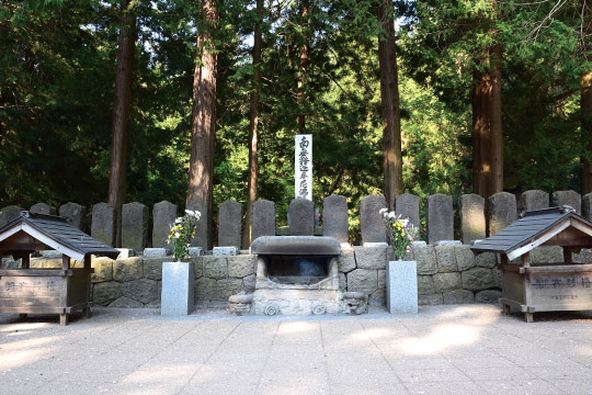 白虎隊十九士の墓